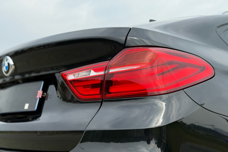 宝马X4 2016款 xDrive20i M运动型车身外观6008