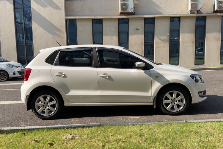 大众 Polo 2013款 1.6L 自动舒适版车身外观6002