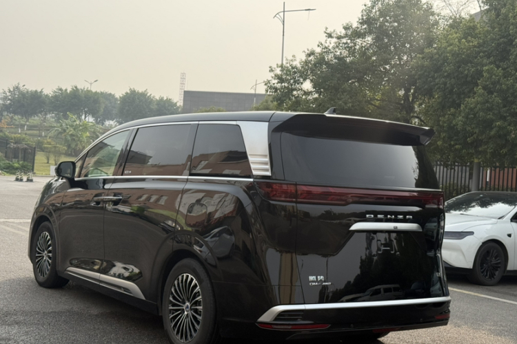 腾势D9 2022款 DM-i 970 四驱尊荣型车身外观6005