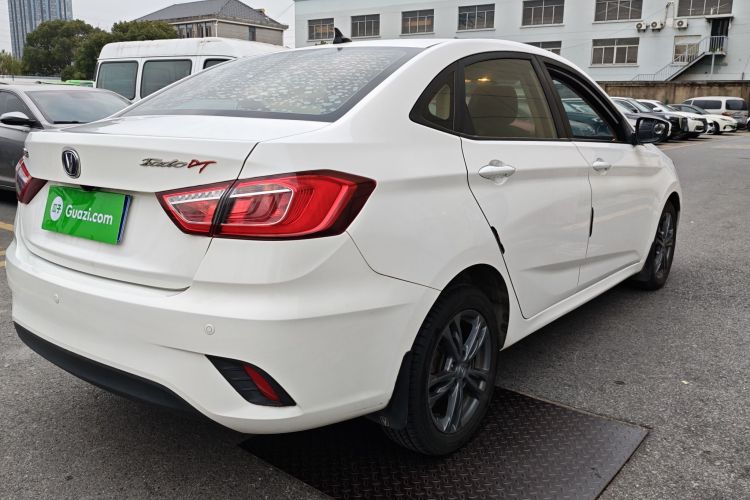 长安 逸动DT 2019款 1.6L 手动舒享型 国VI车身外观6005