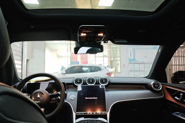 奔驰GLC 2023款 GLC 260 L 4MATIC 豪华型 5座局部细节9005