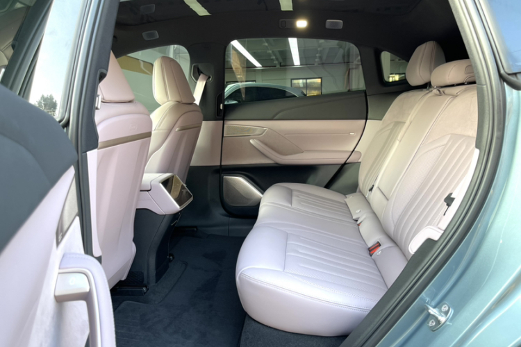 乐道L60 2024款 60kWh 后驱版中控内饰7012