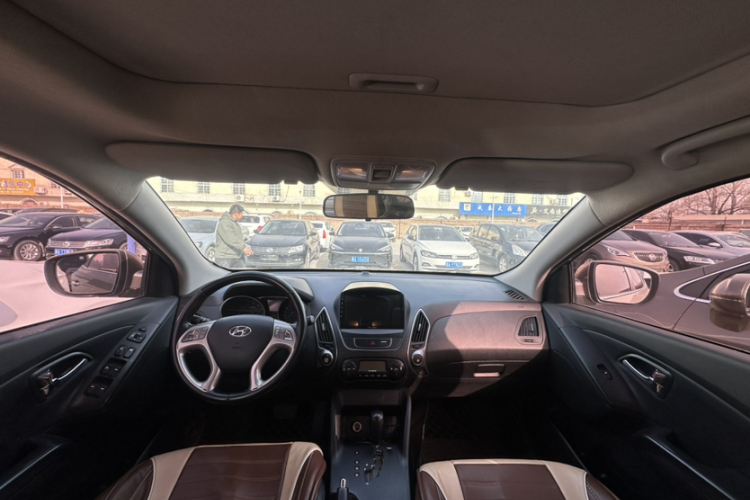 北京现代ix35 2013款 2.0L 自动两驱智能型GLS 国IV中控内饰7002