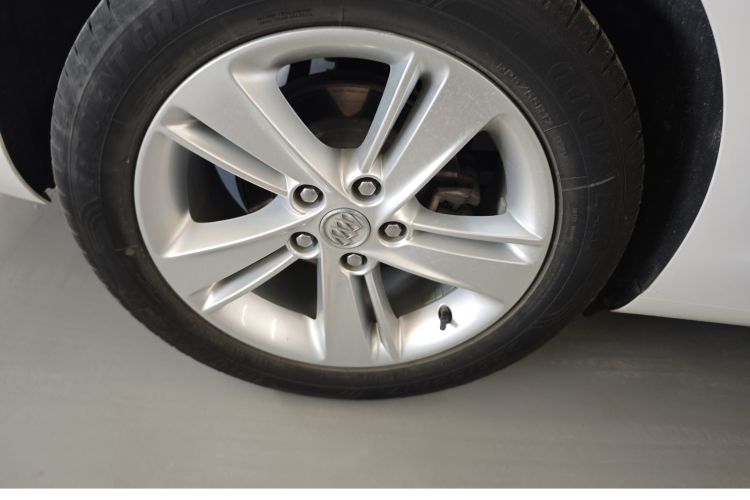 别克 君威 2019款 20T 精英型 国VI车身外观6008