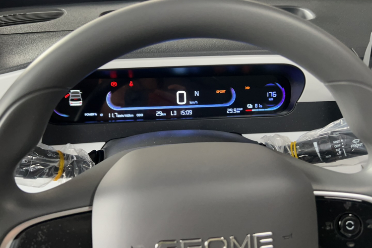 吉利银河 熊猫 2025款 210km 元气熊中控内饰15