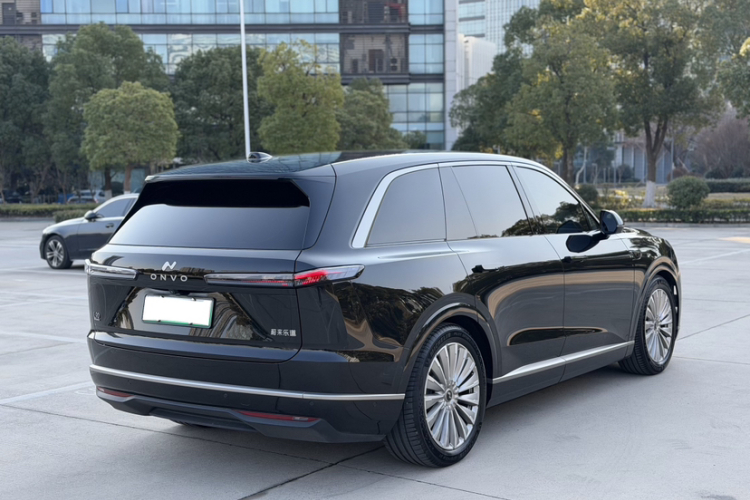 乐道L90 2025款 Max 六座版车身外观6004