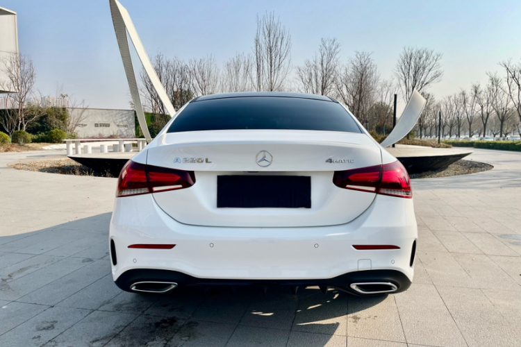 奔驰A级 2020款 A 220 L 4MATIC 运动轿车车身外观6004