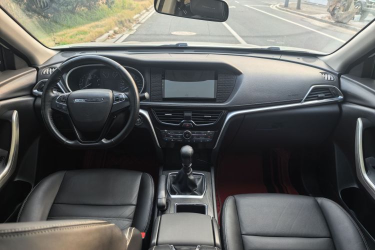 启辰T90 2017款 2.0L 手动智尚版中控内饰7002