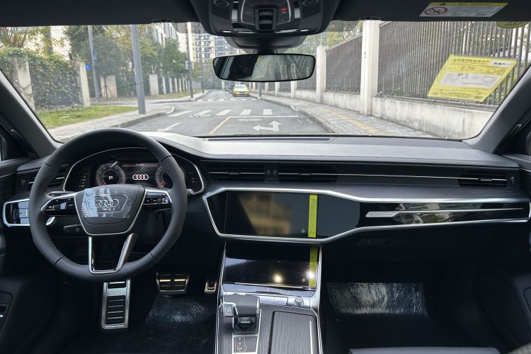 奥迪A6L 2025款 改款 45 TFSI quattro 臻选动感型中控内饰7005