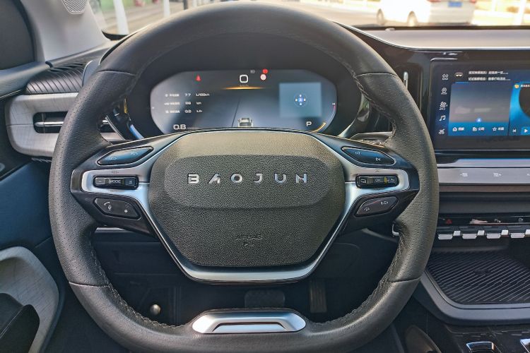 宝骏RM-5 2019款 1.5T CVT 24小时在线尊贵型 6座中控内饰7004