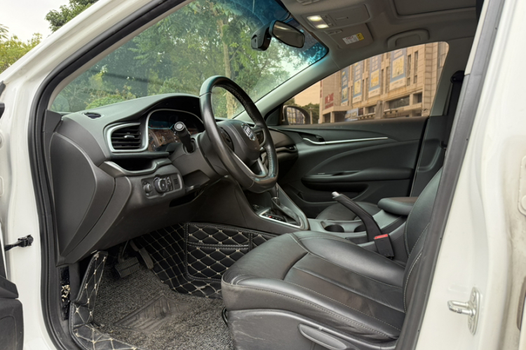 别克 阅朗 2018款 18T 自动精英型车身外观6005