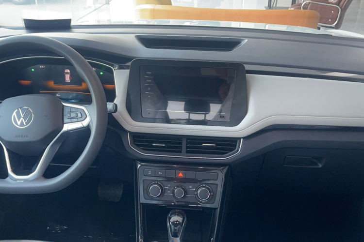 大众 途岳 2026款 新锐 1.5L 锐意版中控内饰7003