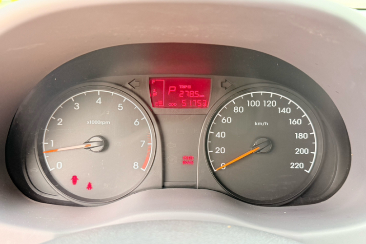 现代 瑞纳 2014款 1.4L 自动智能型GLS中控内饰15