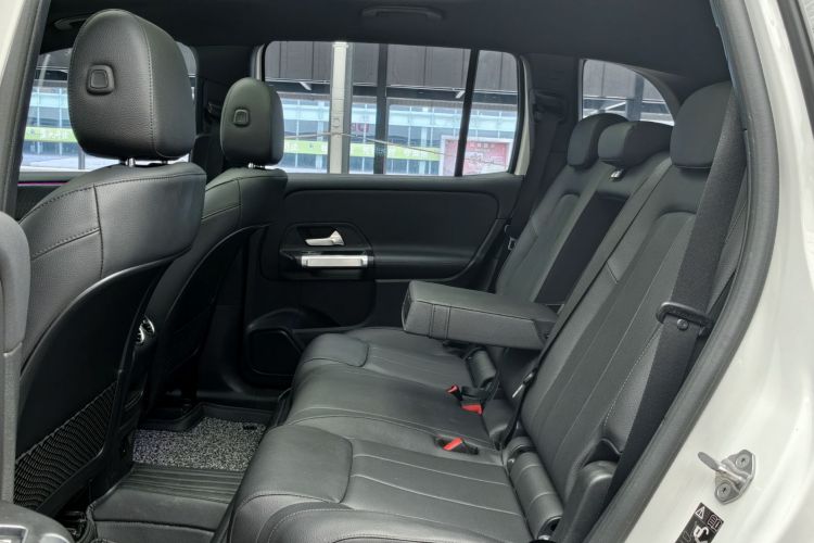 奔驰GLB 2022款 GLB 220 动感型中控内饰7002