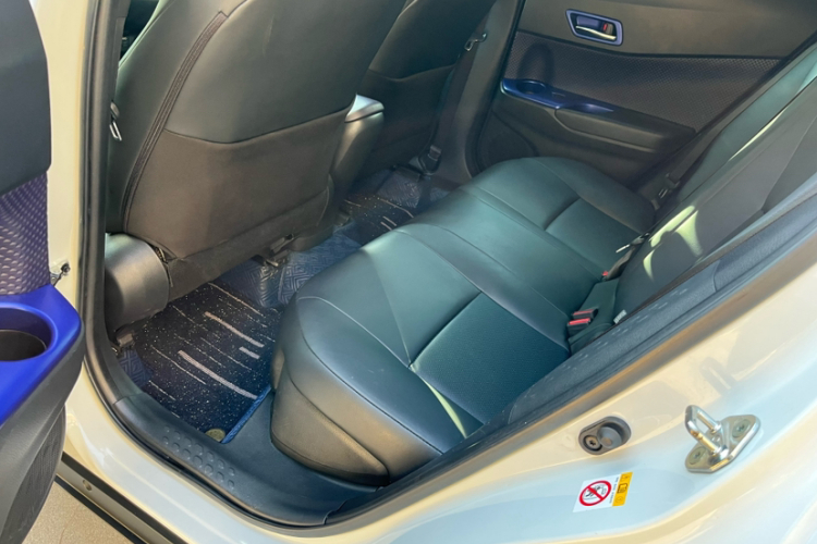 丰田C-HR 2020款 2.0L 领先版中控内饰7010