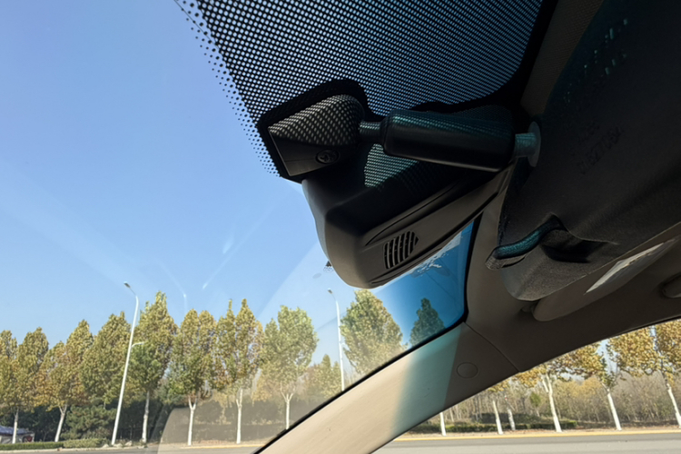 吉利汽车 帝豪 2018款 1.5L 手动向上互联版中控内饰7012