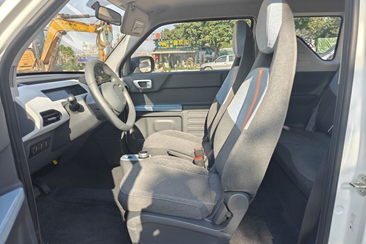 吉利银河 2024款 熊猫mini 200km 耐力熊车身外观6006