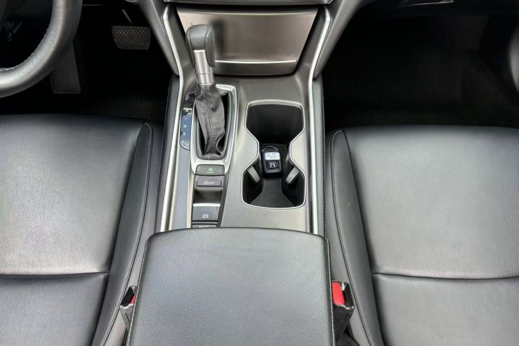 本田 雅阁 2018款 260TURBO 豪华版 国V中控内饰7009