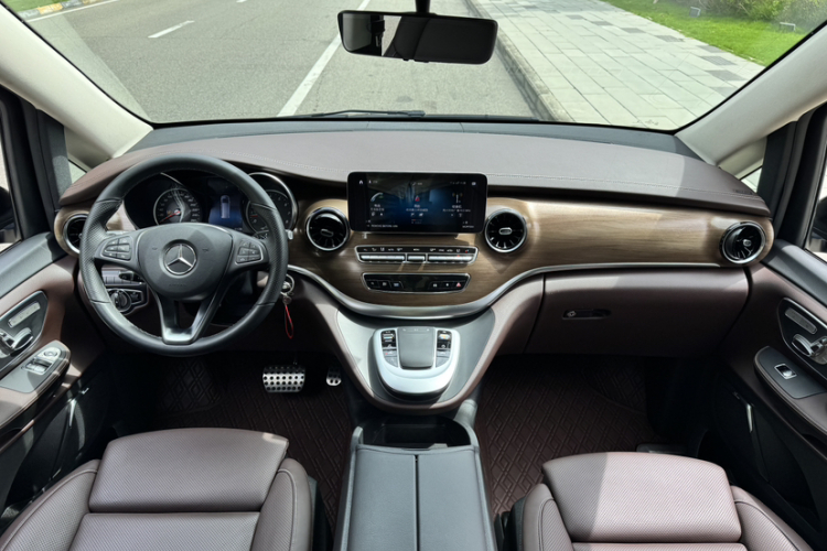 奔驰V级 2022款 V 260 L 长轴距豪华版车身外观6013