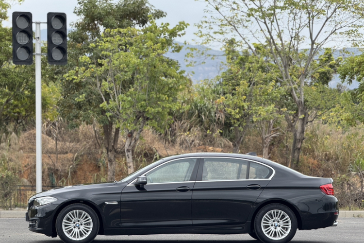 宝马5系 2014款 525Li 领先型车身外观6006