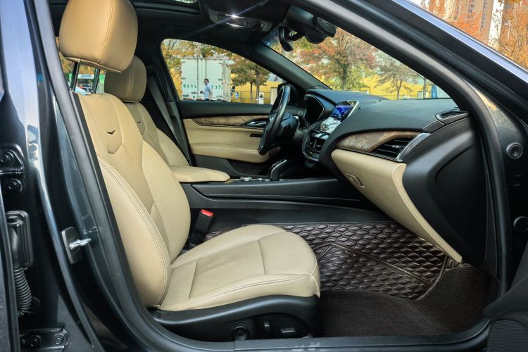 凯迪拉克CT5 2022款 28T 尊贵型局部细节41