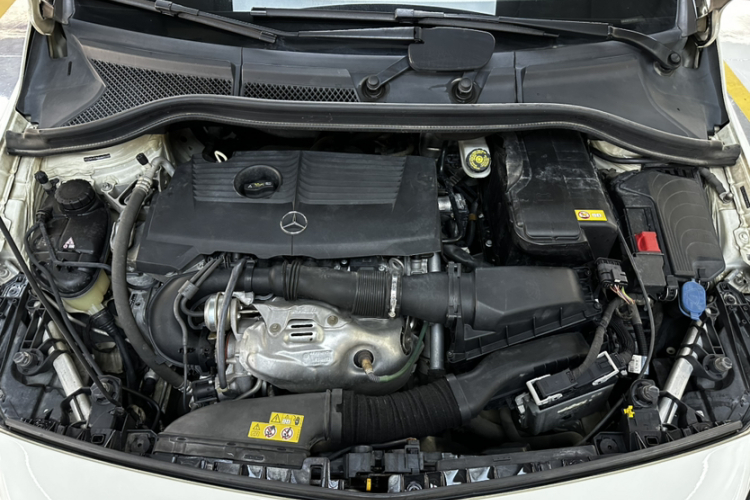 奔驰B级 2015款 B 200 时尚型中控内饰7005