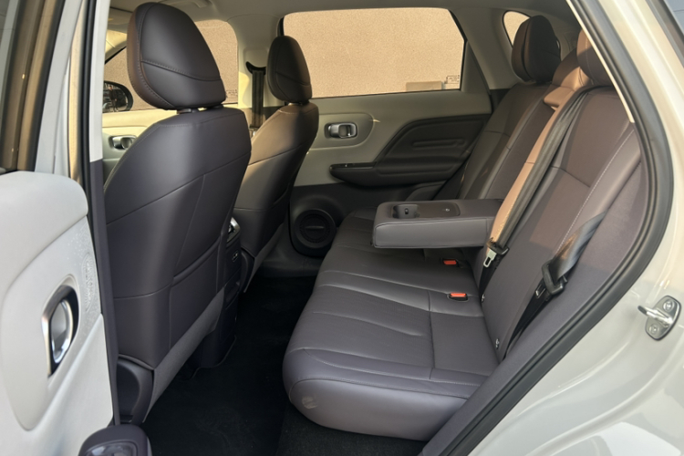 零跑汽车 零跑B10 2025款 510悦享版中控内饰7004