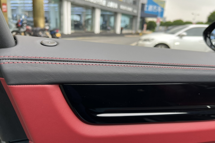 保时捷 2019款 Cayenne 3.0T局部细节9004