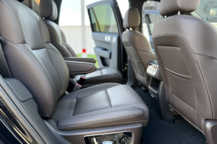 理想汽车 理想L8 2023款 Pro中控内饰7011