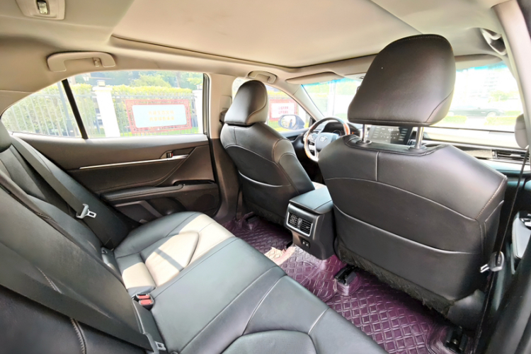 丰田 凯美瑞 2021款 2.5G 豪华版中控内饰7004