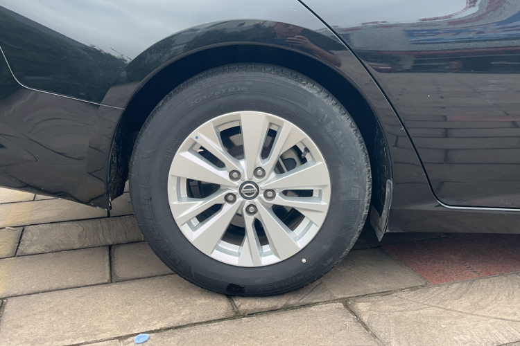 日产 天籁 2021款 2.0L XE 专享版车身外观6006