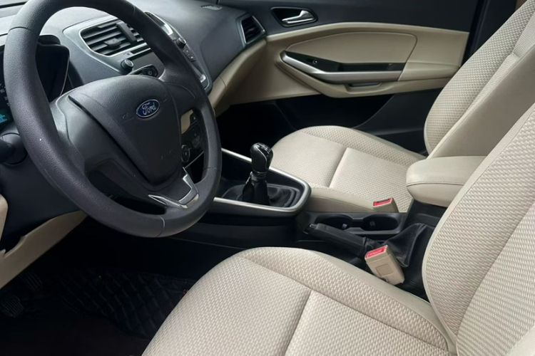 福特 福睿斯 2015款 1.5L 手动舒适型中控内饰7002