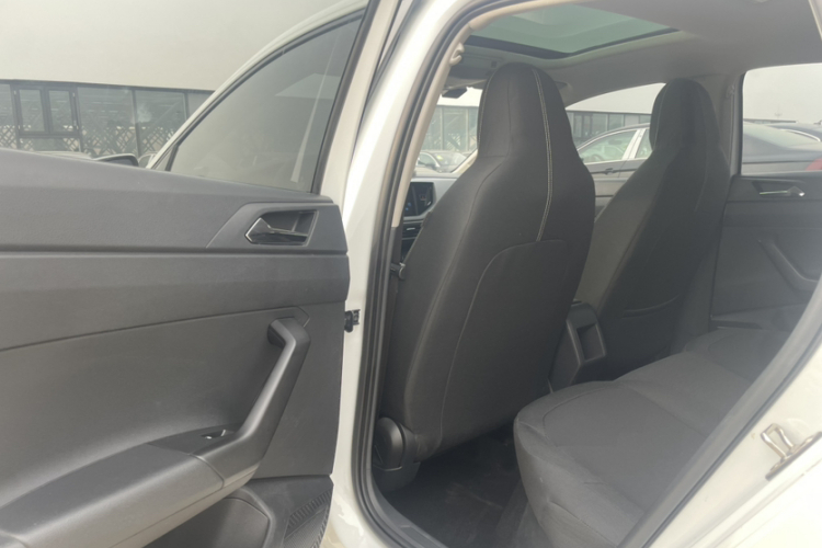 大众 Polo 2023款 Plus 1.5L 自动全景乐享版中控内饰7007