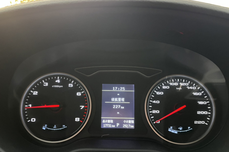 江淮瑞风 瑞风M4 2022款 2.0TGDI 自动商旅版中控内饰15