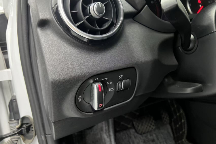 奥迪A1 2016款 30 TFSI Sportback Design风尚版局部细节57