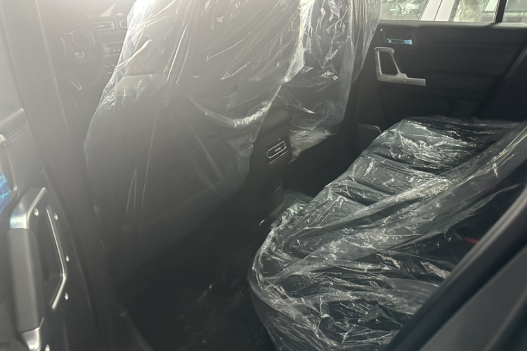 212 T01 2024款 2.0T 机械师车身外观6004