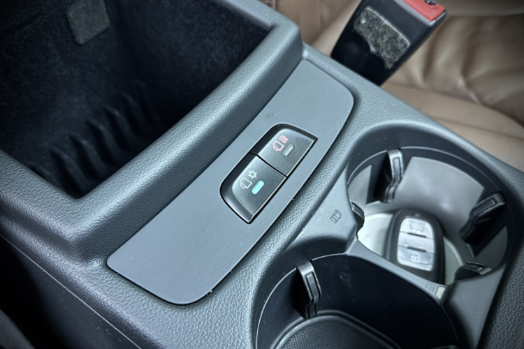 奥迪Q5 2013款 40 TFSI 舒适型中控内饰7012