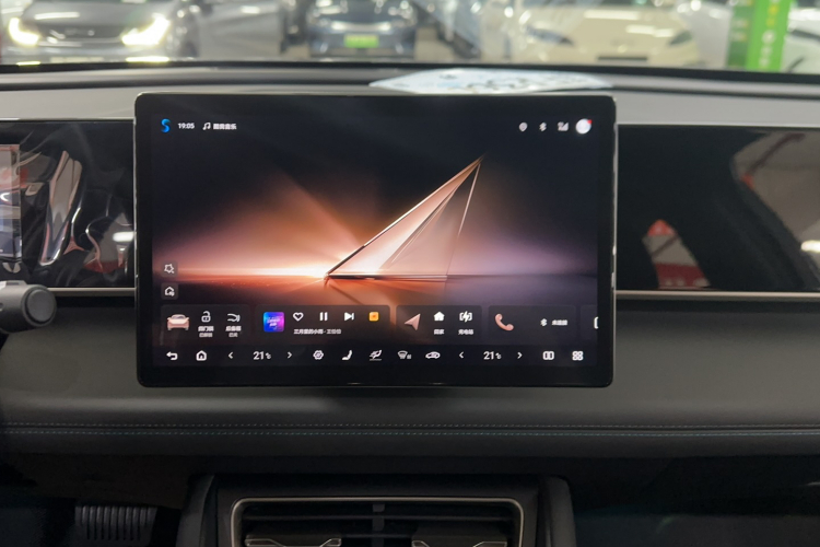 比亚迪 秦L 2025款 DM-i 智驾版 120KM超越型局部细节16