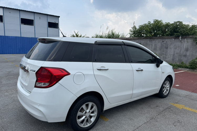 雪佛兰 乐风RV 2016款 1.5L 自动畅行版车身外观6003