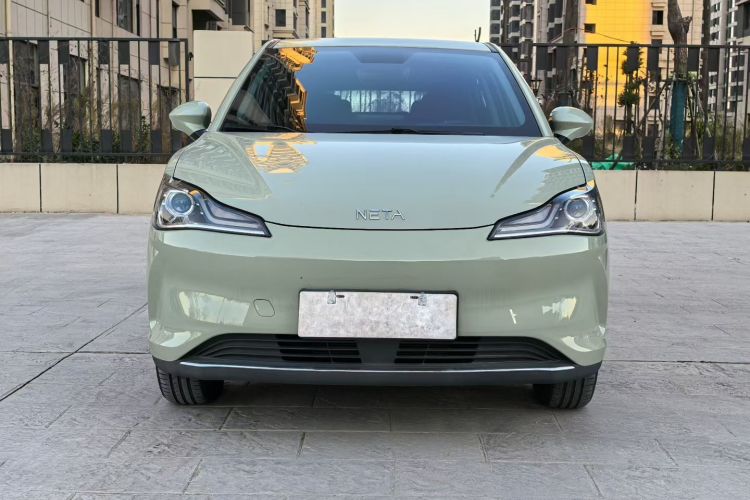 哪吒汽车 哪吒V 2022款 潮 300 Lite 三元锂车身外观6004