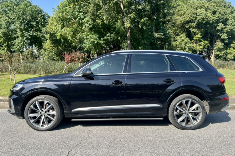 奥迪Q7 2020款 55 TFSI quattro S line运动型车身外观6004
