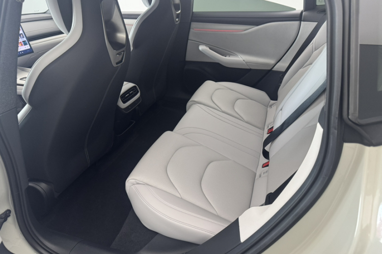 小米汽车 小米SU7 2024款 后驱超长续航高阶智驾Pro版中控内饰7003