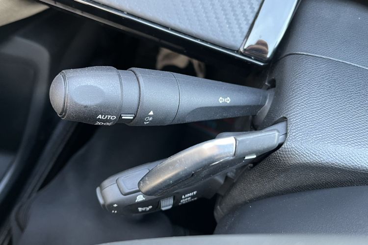 标致508 2023款 508L 400THP 驭动旗舰版中控内饰7009