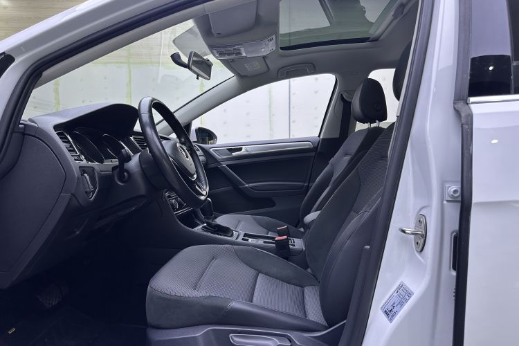 大众 高尔夫 2019款 1.6L 自动舒适型 国V中控内饰7003