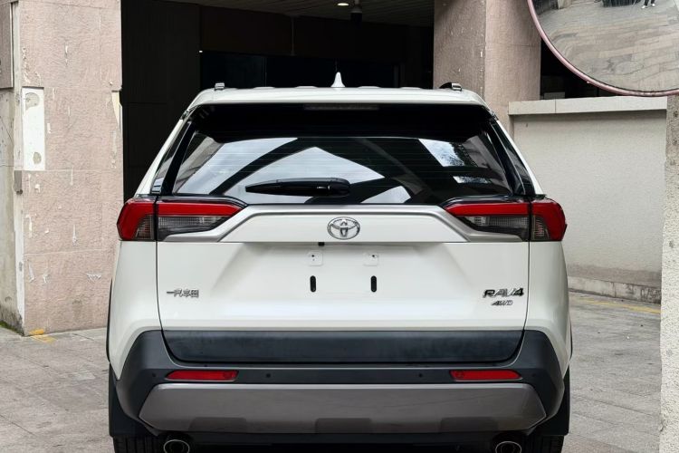 丰田 RAV4荣放 2020款 2.0L CVT四驱尊贵版车身外观6007