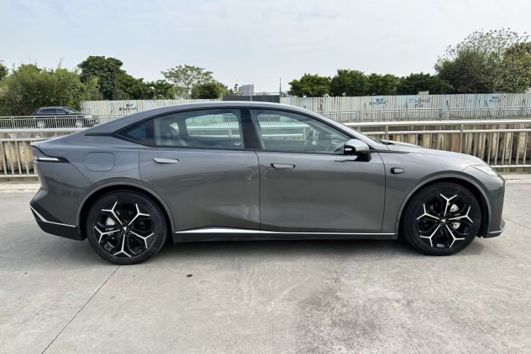 深蓝汽车 深蓝SL03 2023款 200Max增程版车身外观6008