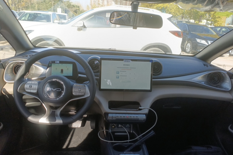 比亚迪 海豚 2025款 420km 自由版中控内饰7001