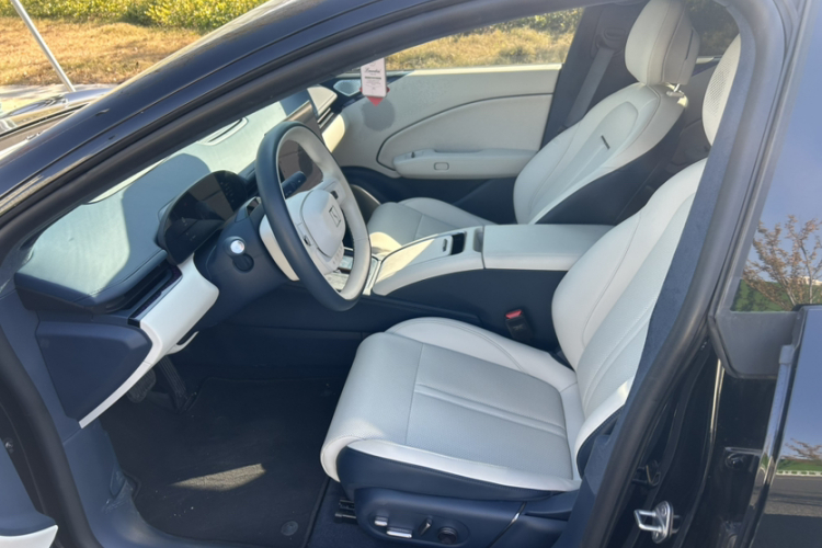 极氪007 2024款 后驱智驾版 75kWh中控内饰7002