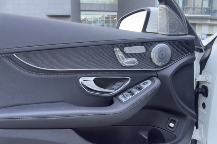 奔驰C级 2016款 C 200 L 运动型中控内饰7012