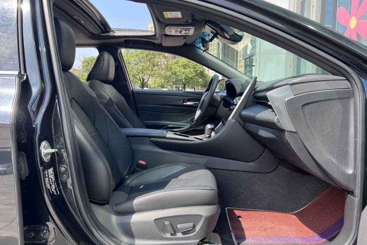 丰田 亚洲龙 2022款 2.0L 豪华版中控内饰7004